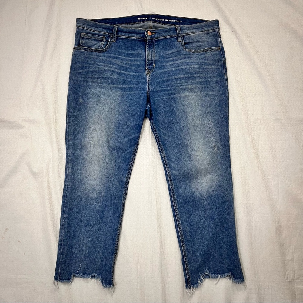 Old Navy ladies Boyfriend Distressed Cropped Jeans size 16